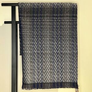 Missoni Couture Elegant Woven, Zig-Zag, Soft Wool Blue/Grey/White Large Scarf